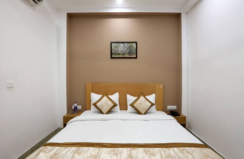 Sector 62 Hotel | Hotel Surya Palace