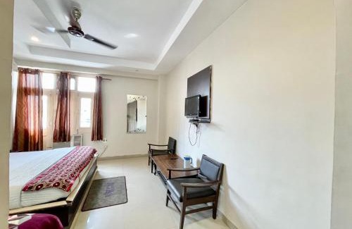 Haridwar Hotel | HOTEL SUVIDHA ! HARIDWAR होटल सुविधा ஹோட்டல் சுவிதா fully-Air-Conditioned-hotel, lift-wifi-and-Parking-availability near Ganga Ghaat and Mansa Devi Temple - 2