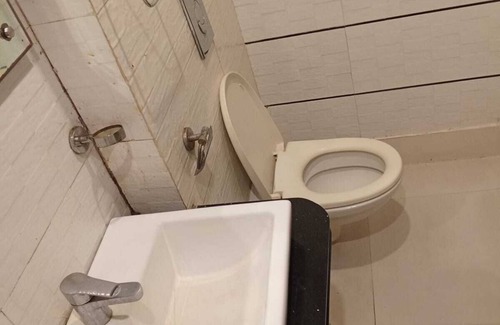 Pashim Vihar Hotel | Hotel Swathi