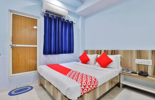 Navrangpura Hotel | Hotel Swell by Sky Stays