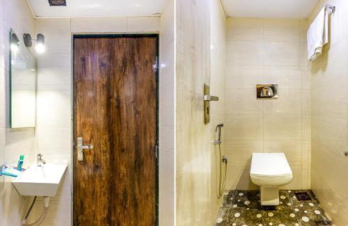 Kurla West Hotel | Hotel Tavakkal - Near Mumbai Airport & US Consulate BKC Mumbai