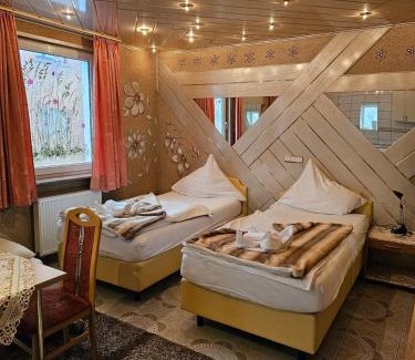 Viernheim Apartment | Hotel Tenne