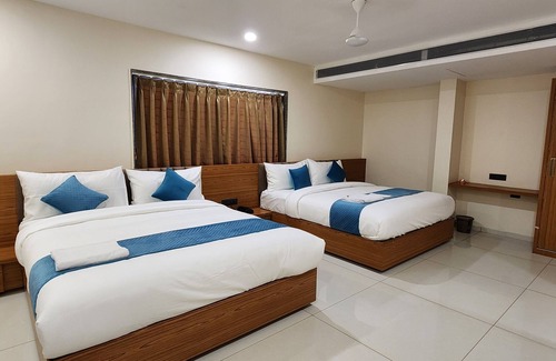 Sanwer Hotel | Hotel The Avirajan