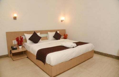 Vasundhara Hotel | Hotel The Emporio A Boutique Rooms Near Anand Vihar Vaishali Ghaziabad