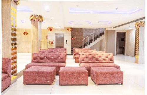 Indirapuram Hotel | Hotel The Emporio A Corporate suites