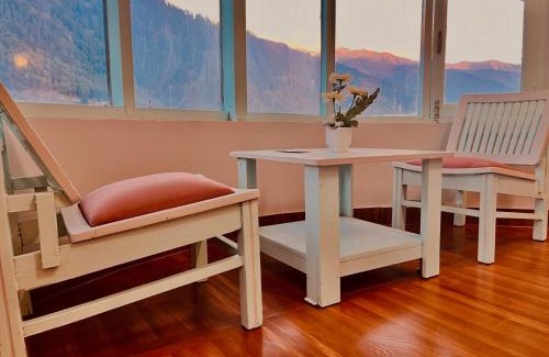 Bindra Nawagarh Hotel | Hotel The Hadimba Palace, Manali