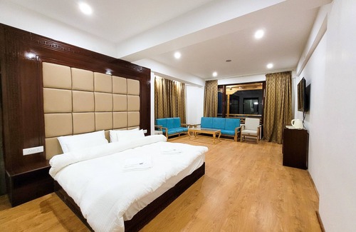 Kargil Hotel | Hotel The Kaiser Palace