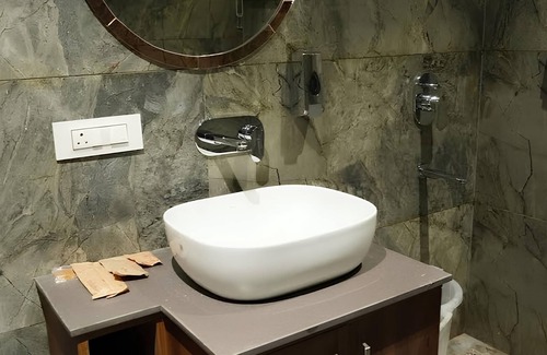 Zirakpur Hotel | HOTEL THE LAMP