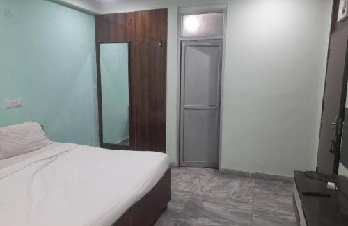 Sector 27 Hotel | Hotel The Moon