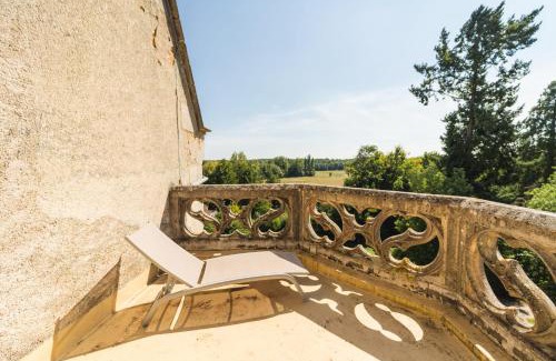 Vouille Hotel | Hotel The Originals Château de Perigny