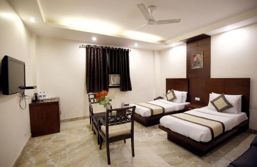 Karol Bagh Hotel | Hotel The Paradise In - Near Karol Bagh Metro Station