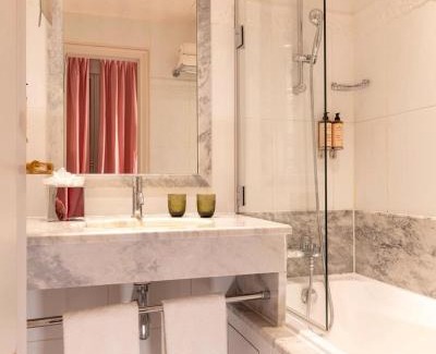 South West Hotel | Hotel The Precesion Suite Near IGI Airport