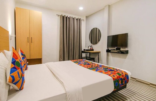 Delhi Hotel | Hotel The Rasa Kanti Nagar