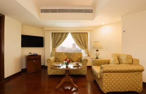 Connaught Place Hotel | Hotel The Royal Plaza