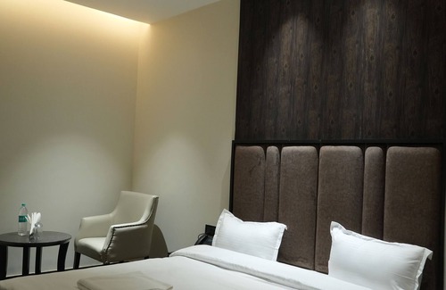 Bathinda Hotel | HOTEL THE ROYALISTA