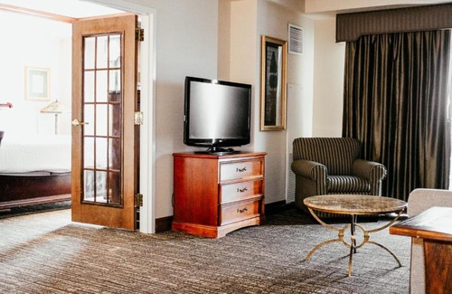 Topeka Hotel | Hotel Topeka at City Center