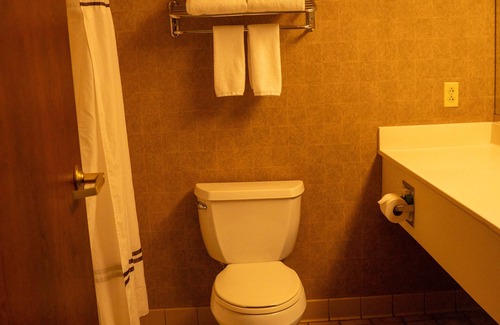 Topeka Hotel | Hotel Topeka at City Center