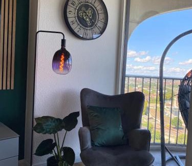 Antonsviertel Apartment | Hotel Tower I 26th floor I Boxspring I Nespresso