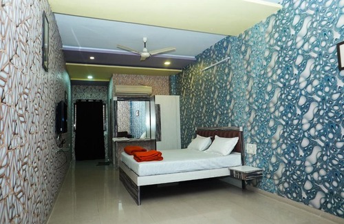 Palsana Hotel | Hotel Triangle, Surat