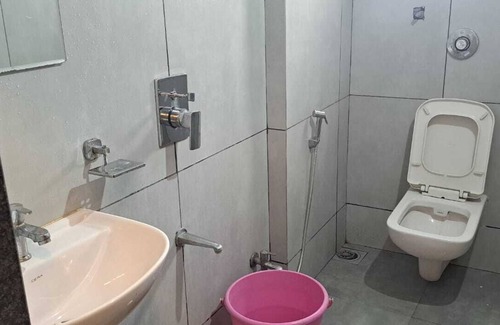 Kasarwadi Hotel | Hotel Trimurti Executive