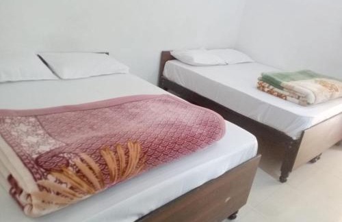 Sitapur Hotel | Hotel Trimurti, Rampur Kedarnath - Traowl India