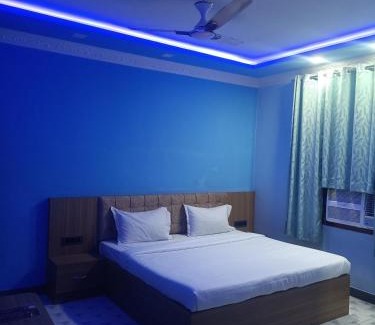 Jhansi Hotel | Hotel triveni tower