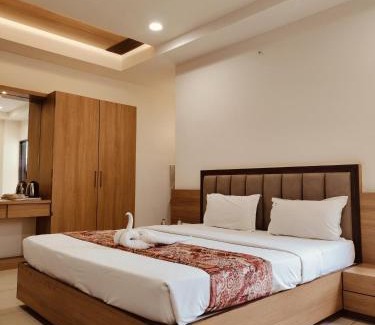 Kolhapur Hotel | Hotel TrushaDham Near to Mahalaxmi Temple Kolhapur