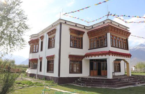 Kargil Hotel | Hotel Tserap View