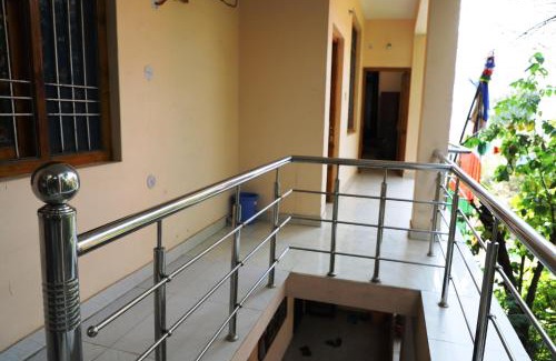 Rewalsar House | Hotel Tso Pema Inn - 100 meters to Lake
