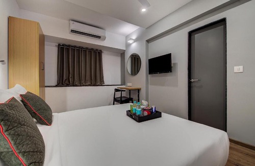 Khar Hotel | Hotel Unicontinental