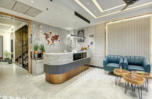 Paharganj Hotel | HOTEL UPTOWN - Luxury Restaurant & Rooftop Near Connaught Place