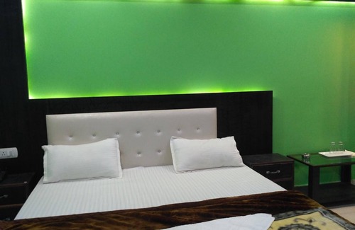 Lanka Hotel | Hotel Utsav Residency