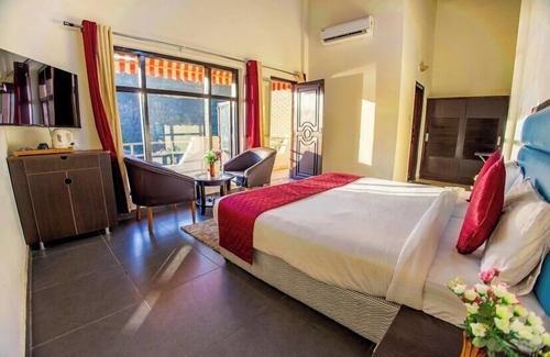 Naukuchiyatal Hotel | Hotel Vaapi Comfort inn