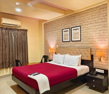 Solapur Hotel | Hotel Vaishnavi