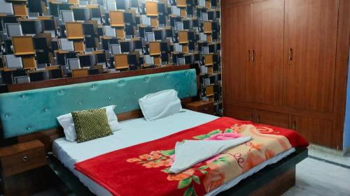 Indirapuram Hotel | Hotel Vardan Residency