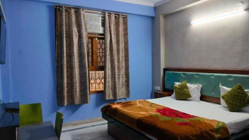 Indirapuram Hotel | Hotel Vardan Residency