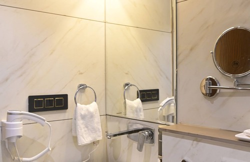 Maharana Pratap Nagar Hotel | Hotel Varshish Inn