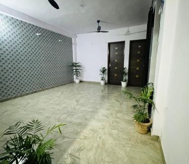 Vasundhara Apartment | Hotel Vasundhara Grand - Near EDM Mall