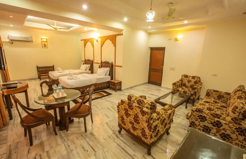 Rishikesh Hotel | Hotel Vasundhara Palace near Ram Jhula Rishikesh, close to River Ganga