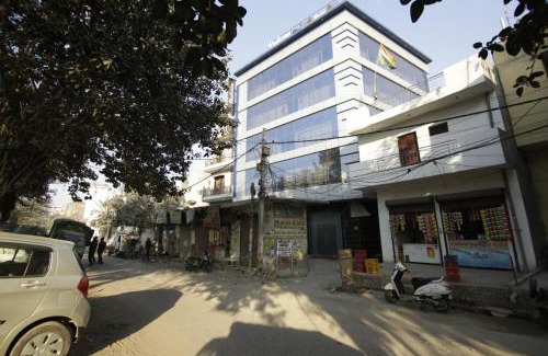 Delhi Hotel | Hotel VCR INN