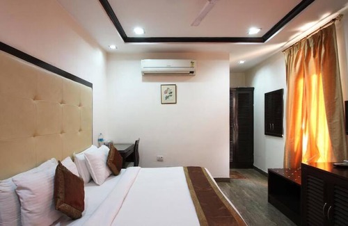 Safdarjung Enclave Hotel | HOTEL VEER PALACE