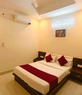 Gayariawas Hotel | Hotel Veer Palace Near Railway & Bus Station Udaipur