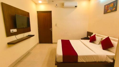Gayariawas Hotel | Hotel Veer Palace Near Railway & Bus Station Udaipur