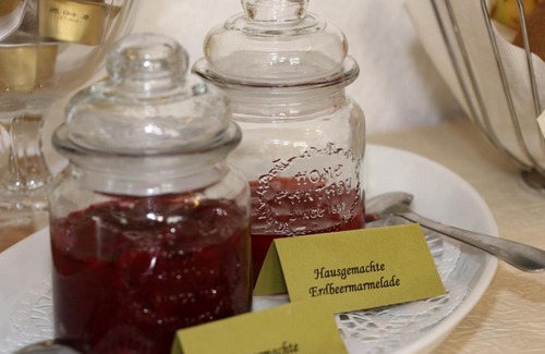 Lustnau House | Hotel Venezia