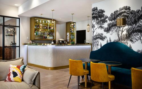 California - Pezou Hotel | Hotel Verlaine