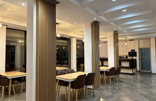 Nikel Hotel | Hotel Verzaci