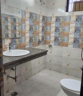 Sector 40 House | Hotel VH Residency
