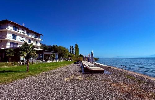 Udenisht Hotel | Hotel Victoria