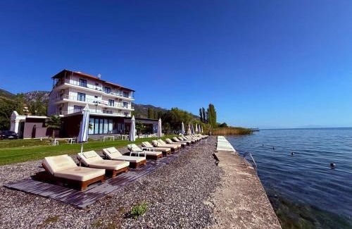 Udenisht Hotel | Hotel Victoria