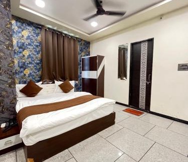 Nathdwara Hotel | Hotel Vijay shree I opposite shreenathji temple 100mtr away 966o9o1oo6